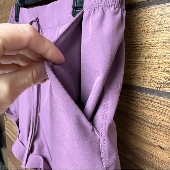 ZYIA active size large Women's Athletic purple Shorts with pockets - Picture 7 of 8